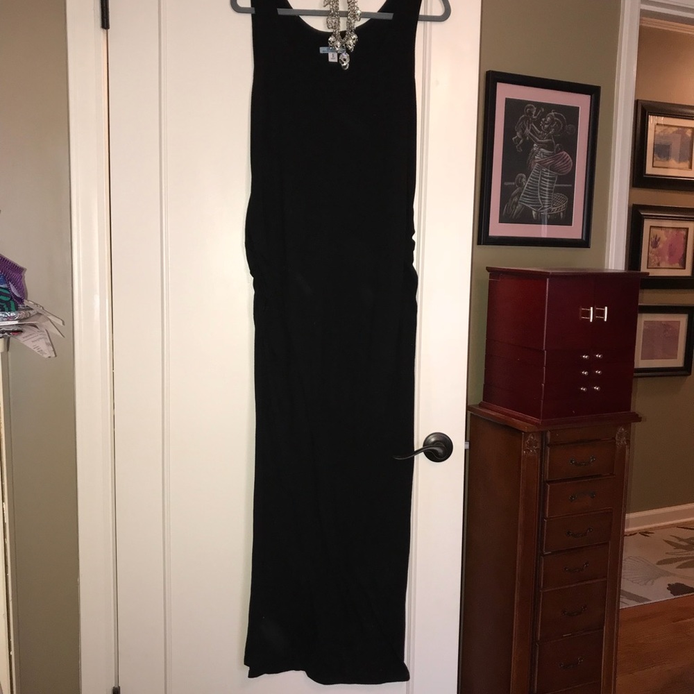 Beautiful and comfy full-length Maternity Dress!🖤